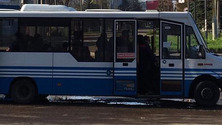 Кандидат на мера Дрогобича запустив безкоштовні автобуси до цвинтаря