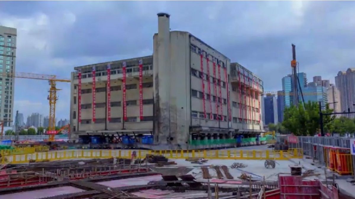 У Шанхаї перенесли історичну 5-поверхівку, аби не зносити її для будівництва ТРЦ