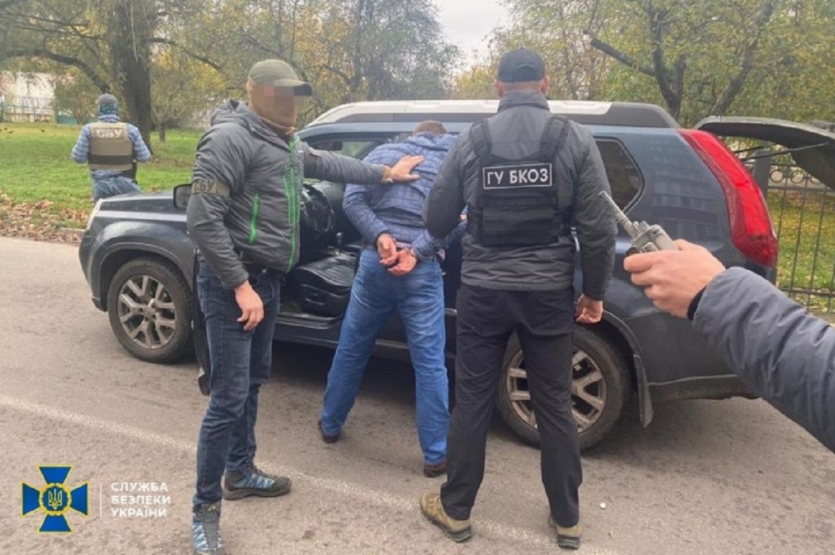 Голову Чернігівської РДА затримали на хабарі в 10 тис. доларів