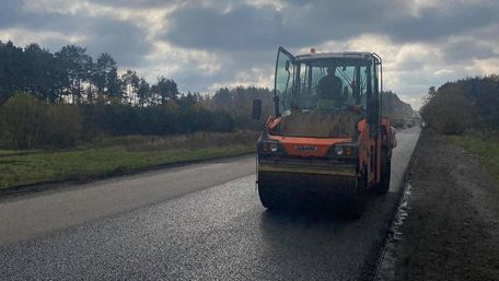 Дорожники відновили ремонт траси від Жовкви до Ковеля