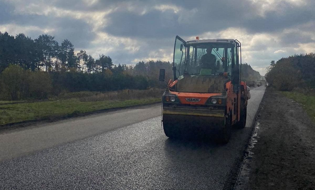 Дорожники відновили ремонт траси від Жовкви до Ковеля