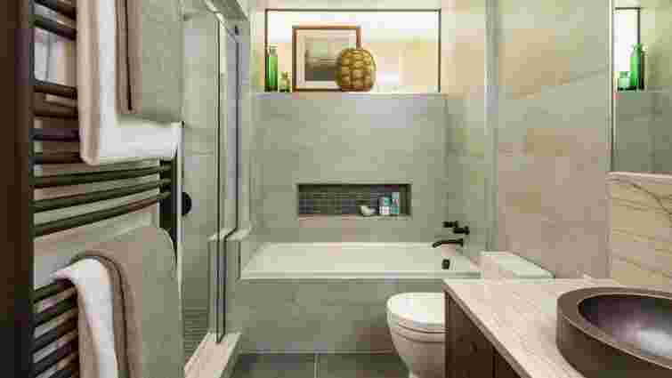 Обмежені простором і бюджетом: 8 доступних рішень для маленьких ванних кімнат