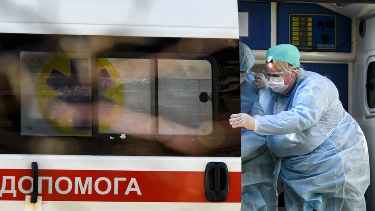 Україна перетнула позначку у 10 тис. нових хворих на добу