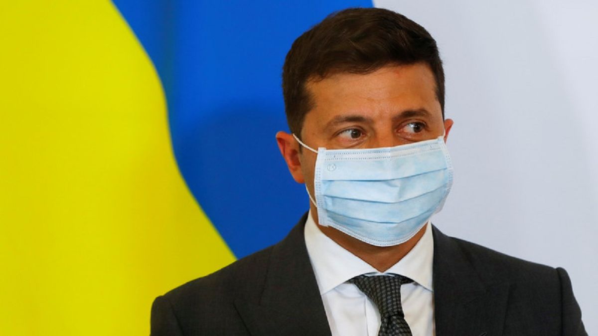 Зеленський образився на «експертів» із соцмереж, які зраділи його хворобі