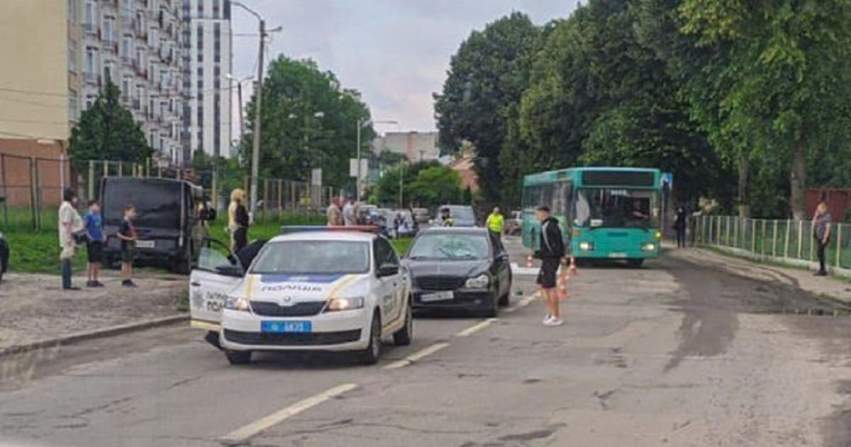 Суд звільнив від покарання водія за наїзд на 9-річного хлопчика у Львові