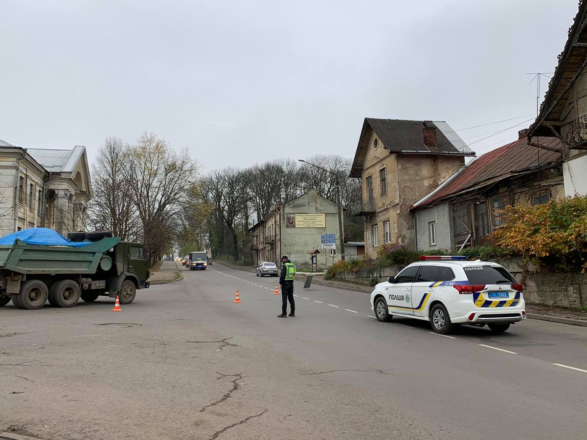 Водій маршрутки на смерть збив 13-річну дівчинку у Дрогобичі