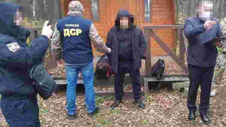 На Рівненщині поліцейські затримали двох кримінальних «авторитетів»