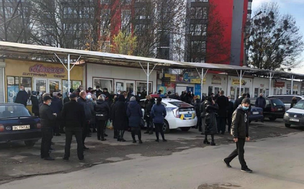 Поліція заблокувала роботу найбільших ринків Львова