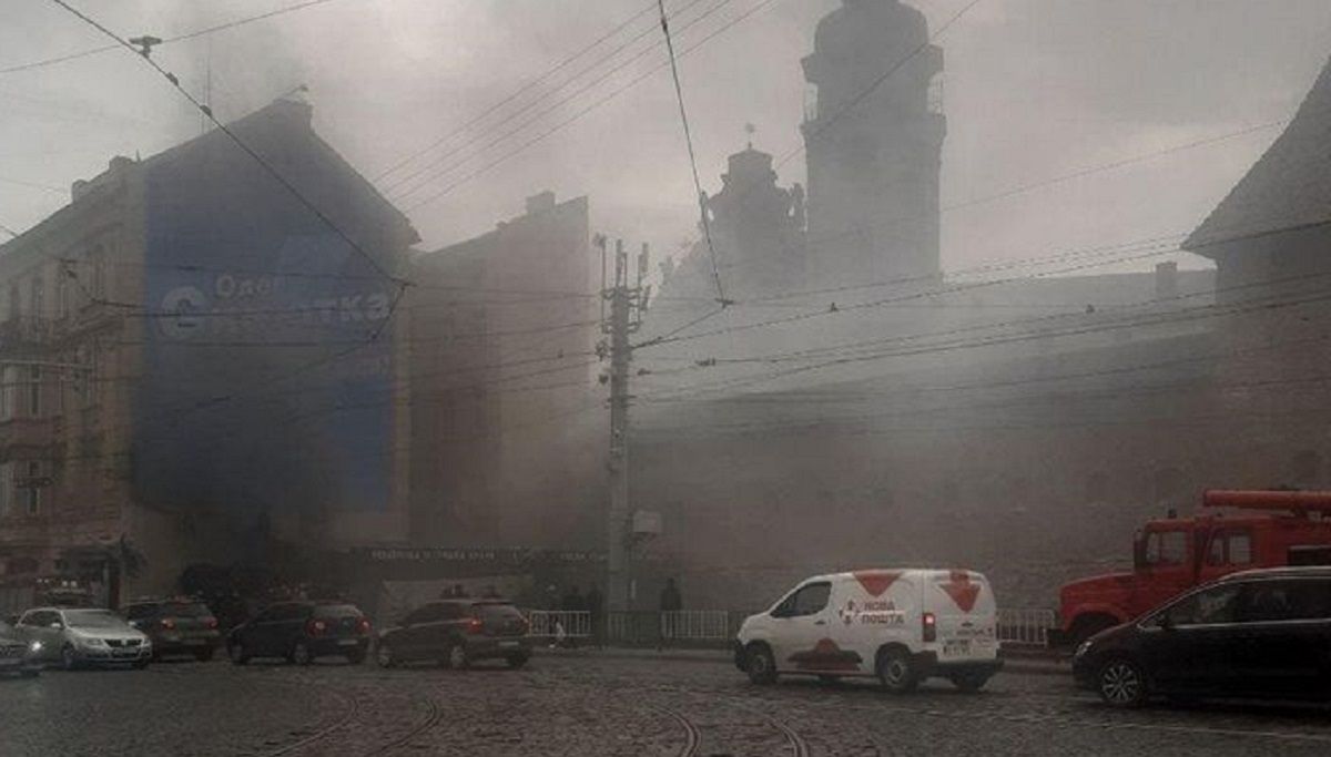 У центрі Львова виникла пожежа у ресторані «Греко»