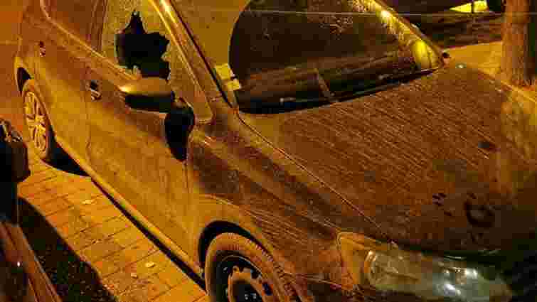 Львівські поліцейські затримали на гарячому злодія, який обікрав 20 автівок