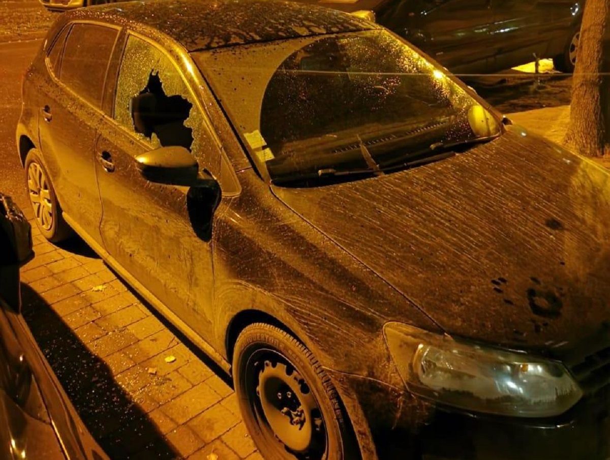 Львівські поліцейські затримали на гарячому злодія, який обікрав 20 автівок