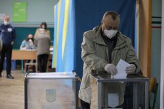 Прошу підтримати пана С.