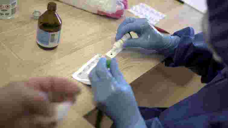 Україна закупить 6 млн експрес-тестів для виявлення коронавірусу