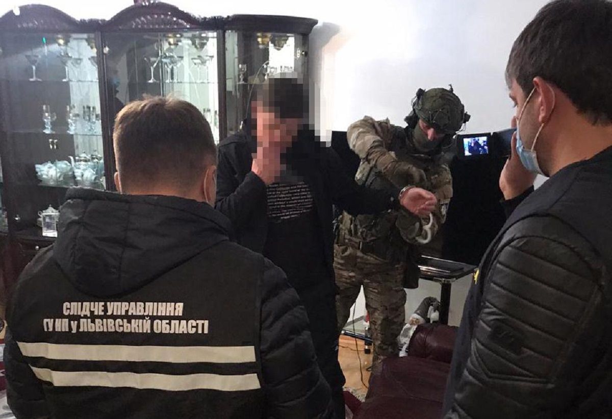 Львівська поліція затримала банду злодіїв, які обкрадали офіси в різних областях України