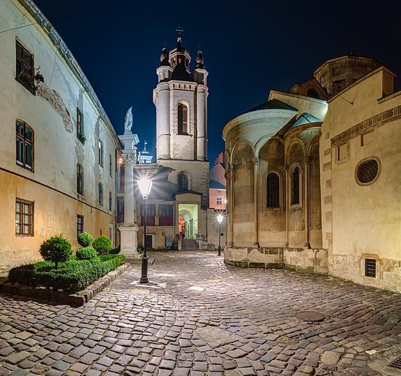 Комплекс Вірменського собору (фото Максима Присяжнюка)