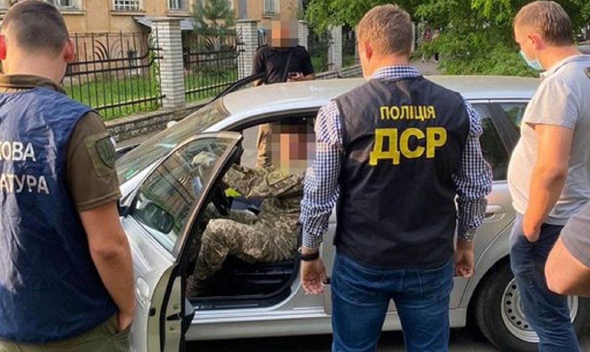 Викладача Академії сухопутних військ оштрафували на 51 тис. грн за хабарництво