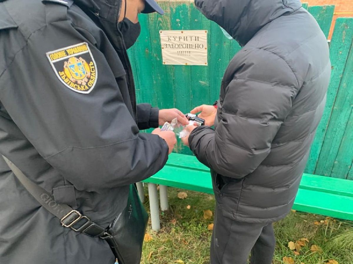 Львівська поліція попередила спробу залити бюлетені зеленкою