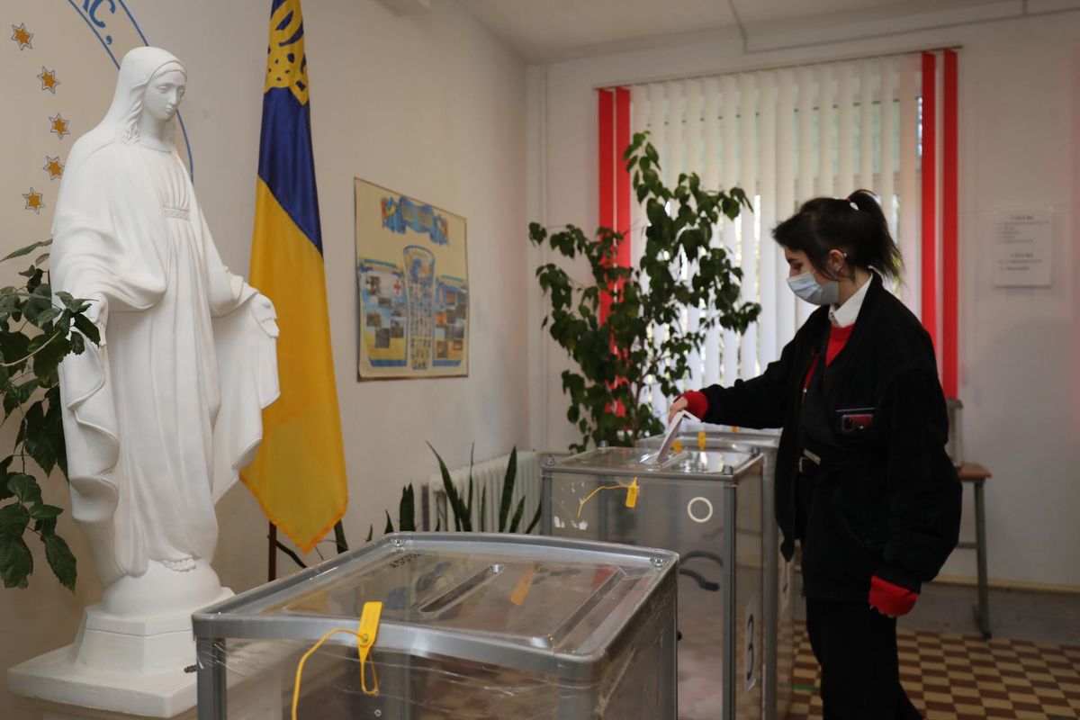 Явка у другому турі виборів мера Львова склала майже 39%