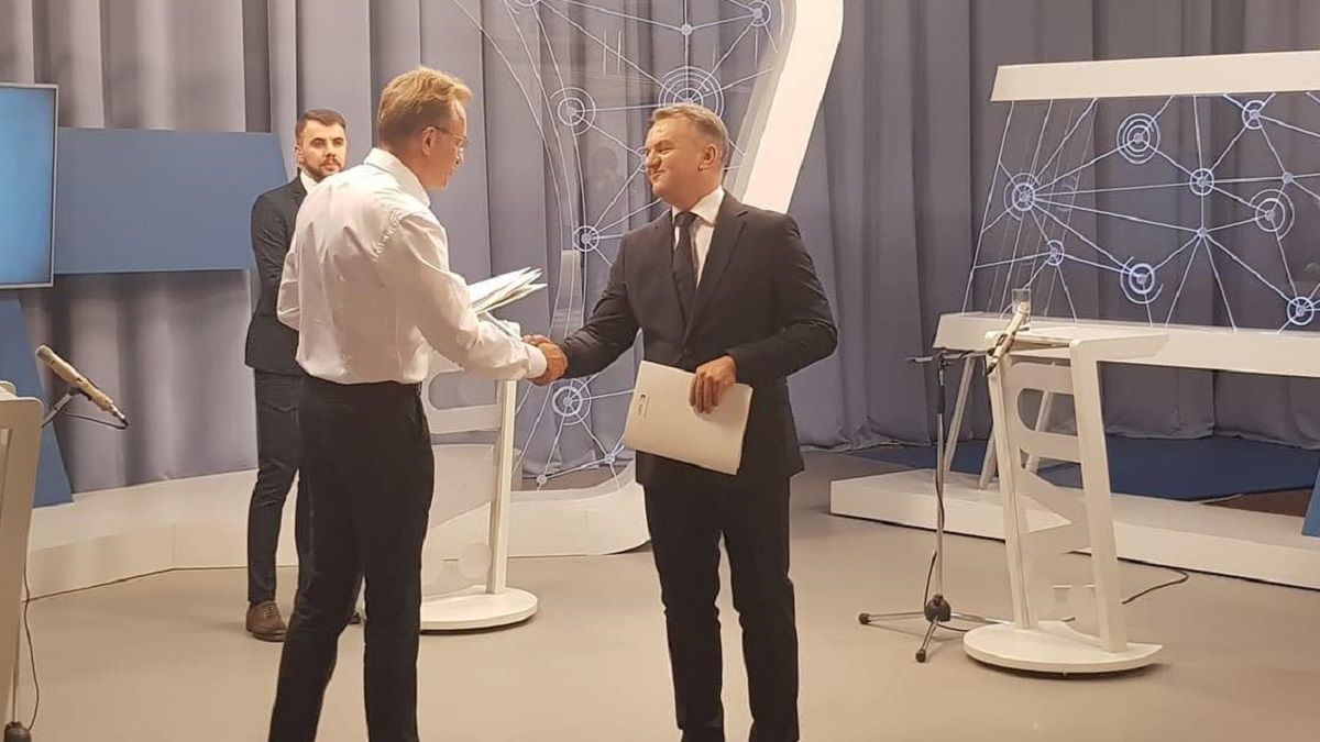 Синютка визнав поразку і привітав Садового з перемогою