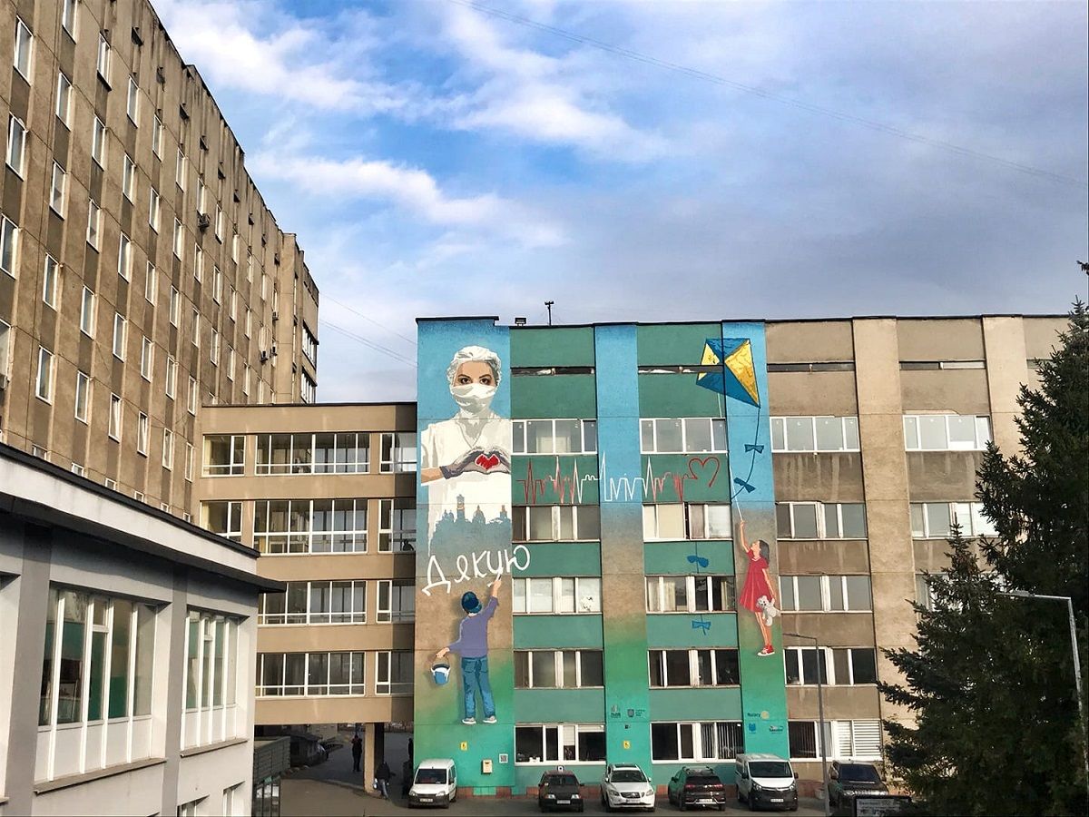 Гінекологи видалили  49-річній львів’янці 6-кілограмову пухлину