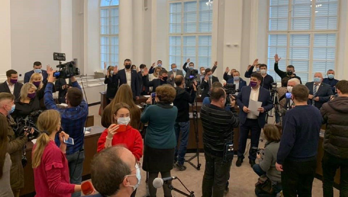 Частина депутатів обрали президію для управління Львовом без Садового