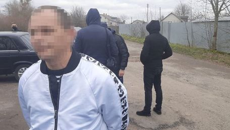 Львівська поліція затримала одесита за вимагання 100 тис. грн і погрози вбивством 