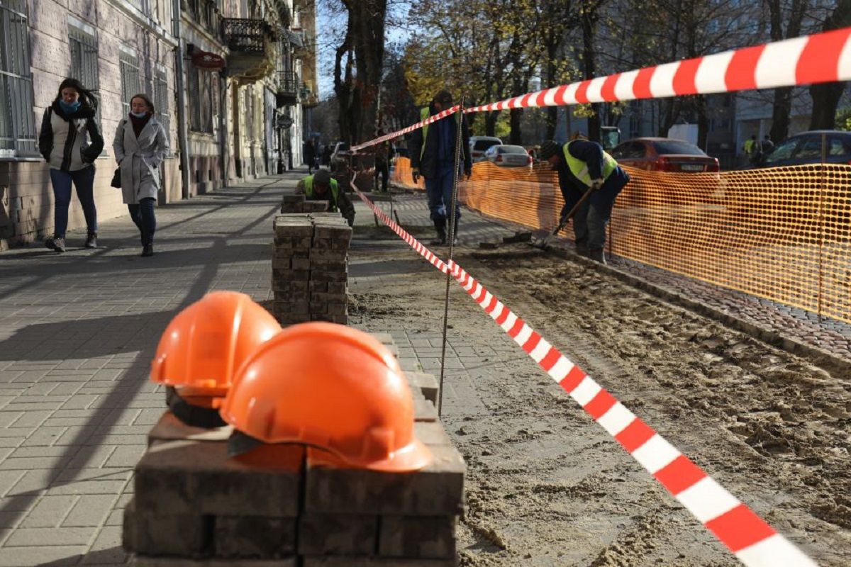 У Львові майже на рік перекрили для транспорту частину вул. Пекарської