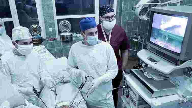 Львівські хірурги почали проводити лапароскопічні операції виразки шлунка