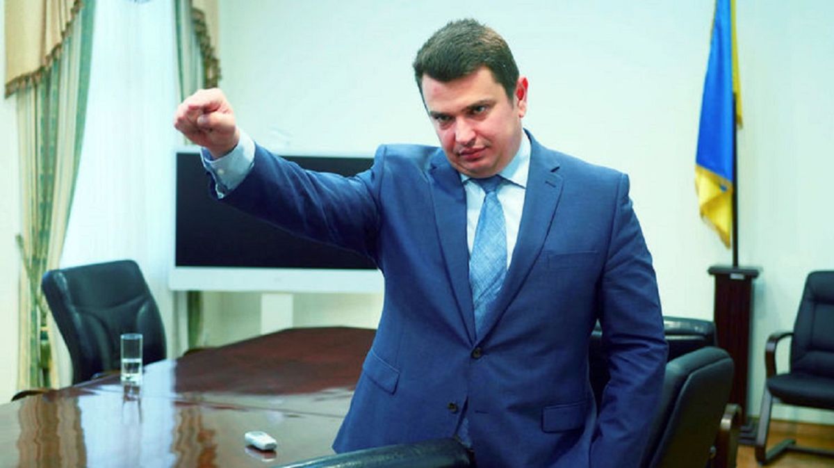 Кабмін пропонує дозволити Верховній Раді звільняти директора НАБУ