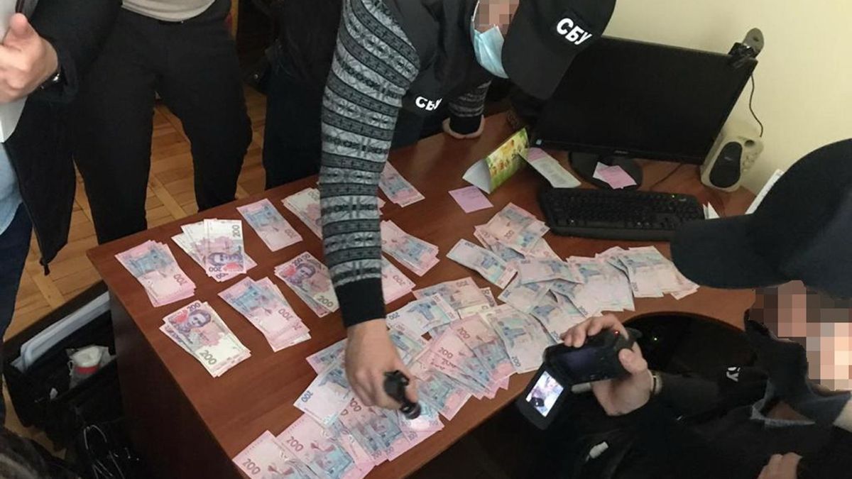 СБУ затримала на хабарі менеджерку Івано-Франківської філії «Суспільного»