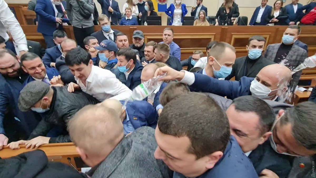 Народна депутатка від ОПЗЖ заявила, що її травмував поліцейський