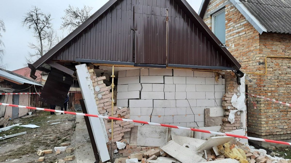 У Красному через вибух газу зруйновано стіни цегляного будинку