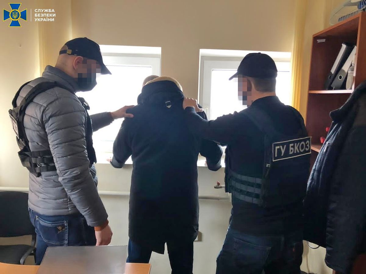 СБУ затримала на хабарі керівника ДАБІ у Тернопільській області