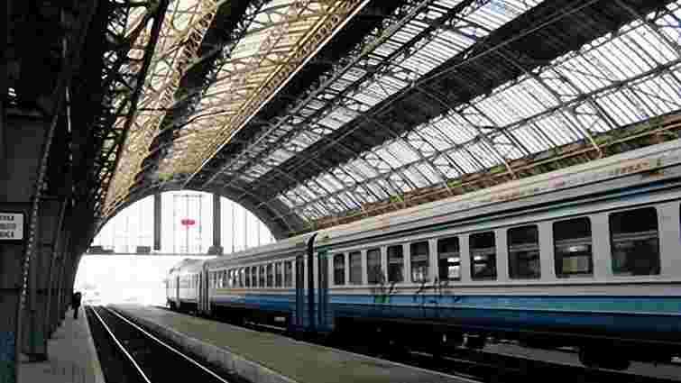 55-річний мешканець Одещини втратив ногу після падіння під поїзд на львівському вокзалі