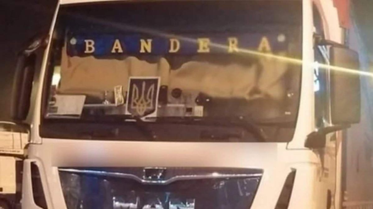 Польська компанія потрапила у скандал через напис «Бандера» на вантажівці