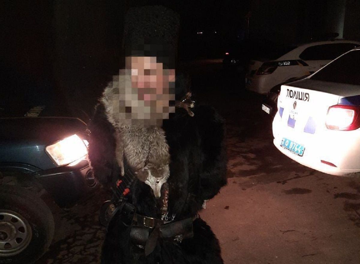 Поліція затримала дрогобичанина, який відрубав пальці пам’ятнику Івану Павлу ІІ
