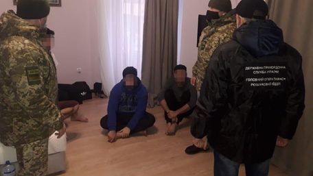 В квартирі у центрі Львова викрили групу нелегальних мігрантів