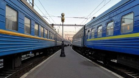 «Укрзалізниця» призначила додаткові рейси потягів через Львів на свята