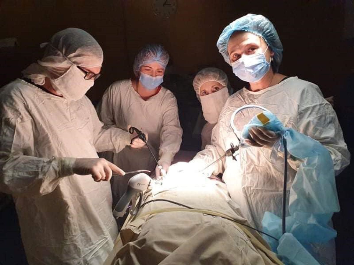 У 14-річної львів’янки хірурги видалили кистому завбільшки з баскетбольний м’яч