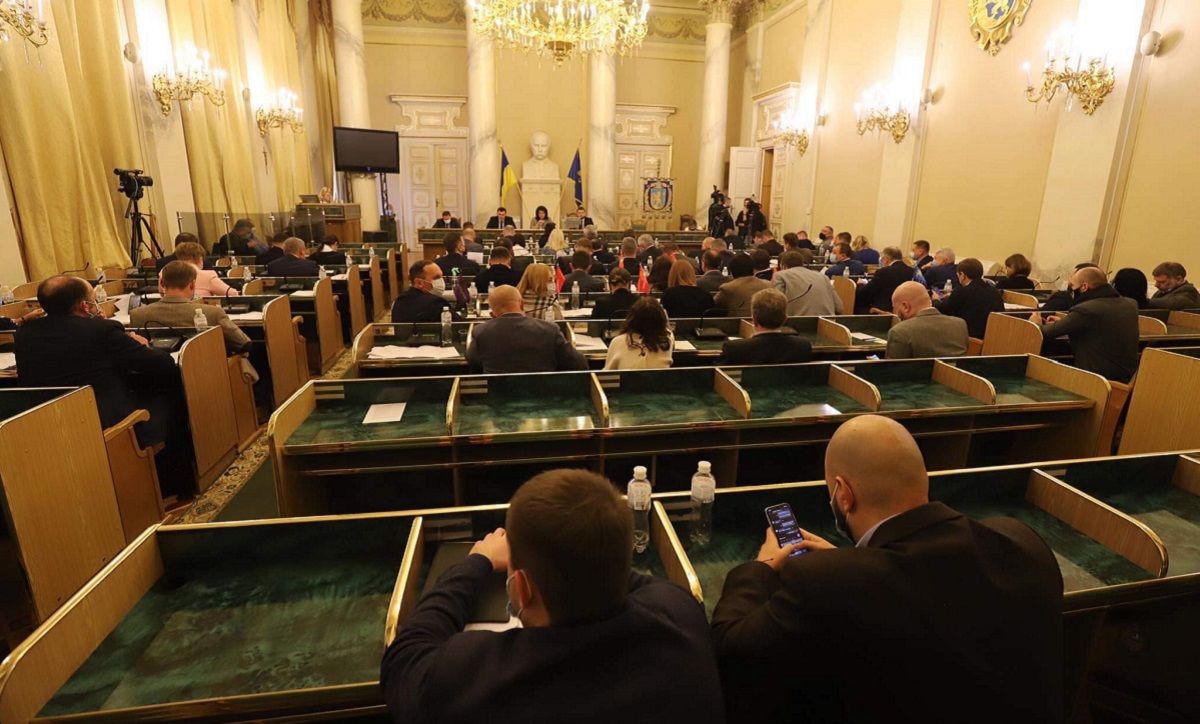 Бюджет Львівщини на 2021 рік скоротили на третину