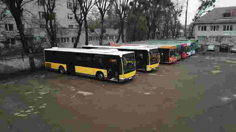 Львівський приватний перевізник купив вживані автобуси з Берліна