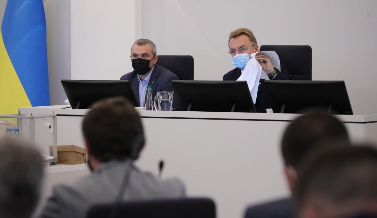 Про що і якою ціною домовилися львівські депутати