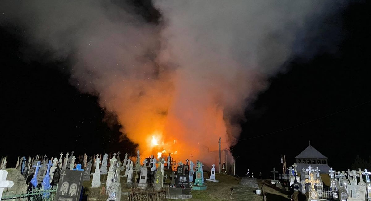 У масштабній пожежі на Львівщині згоріла сільська церква