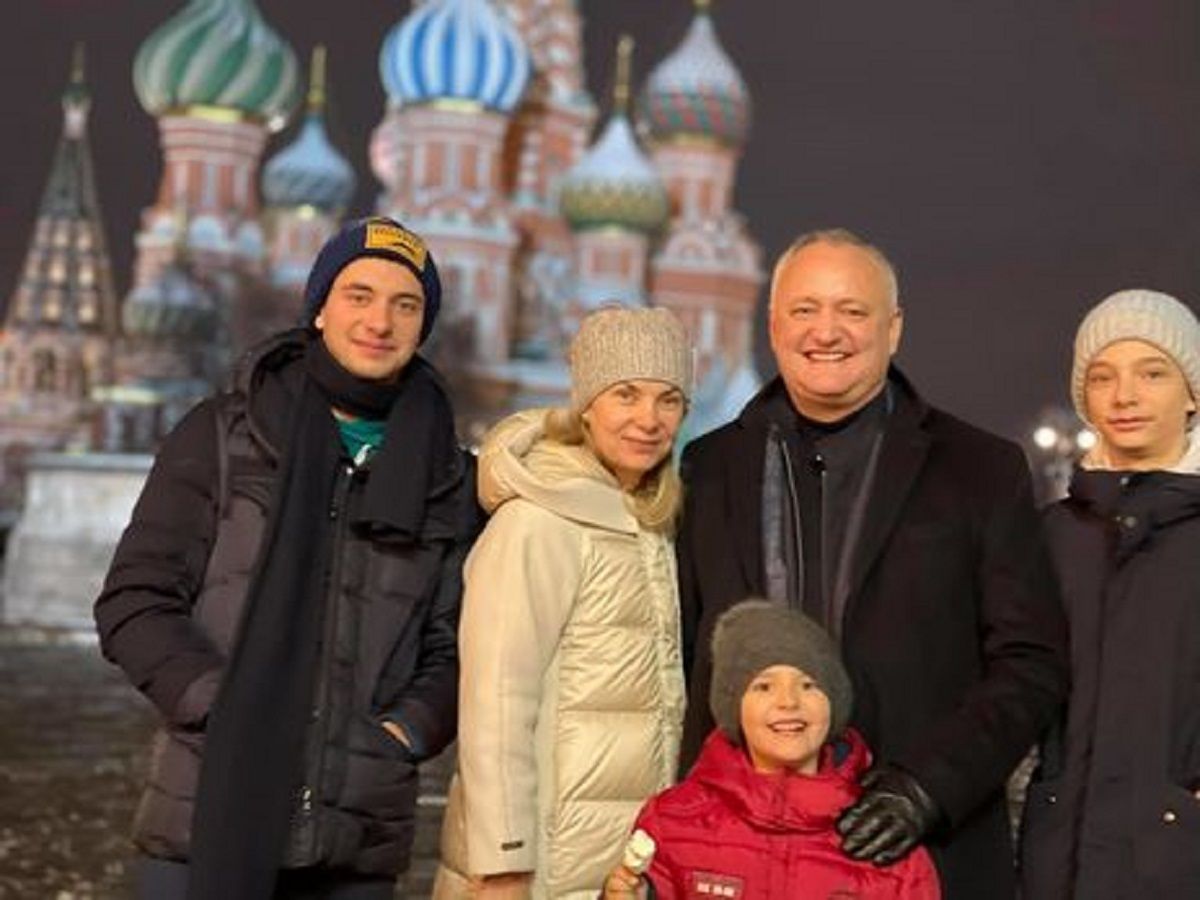Екс-президент Молдови Додон відразу після відставки поїхав до Росії