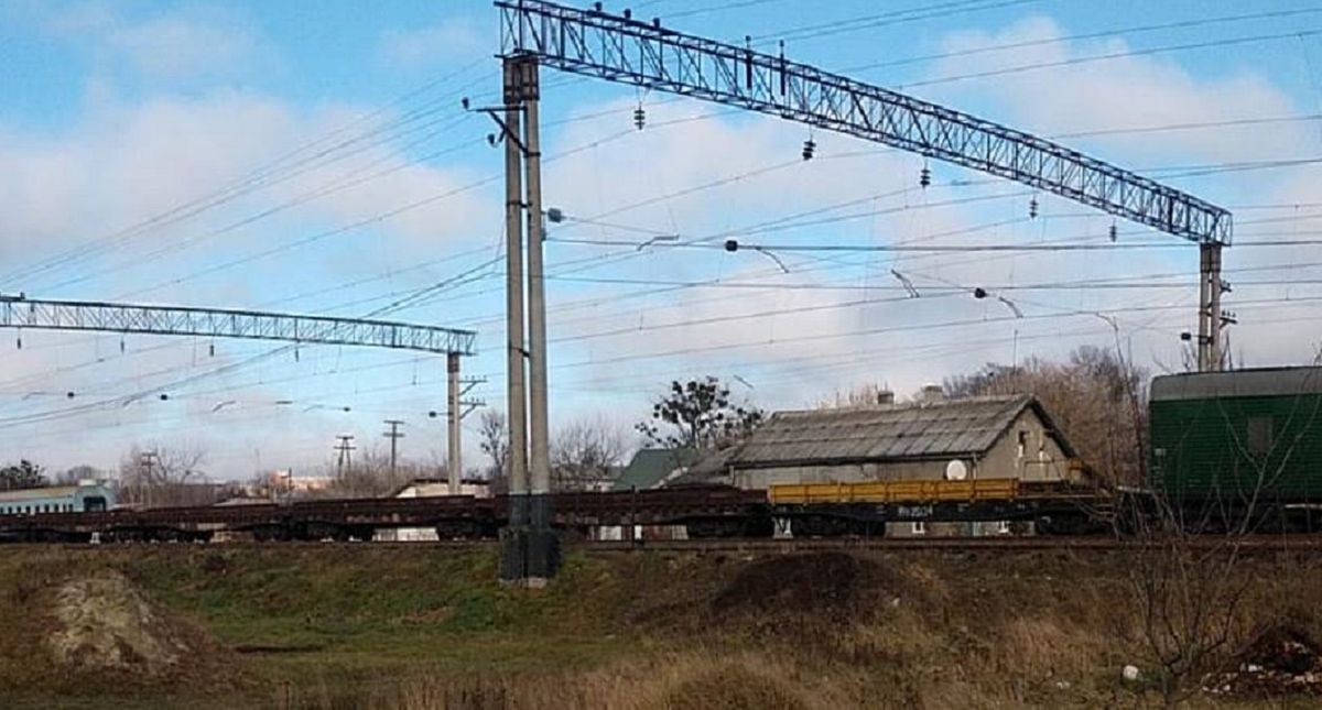 На залізничній станції біля Миколаєва 44-річний чоловік стріляв по перехожих