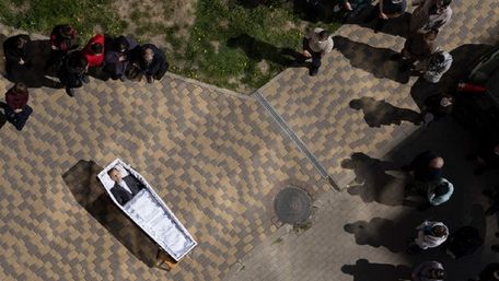 Світлина львівського похорону стала фотографією року за версією сайту Bird in Flight