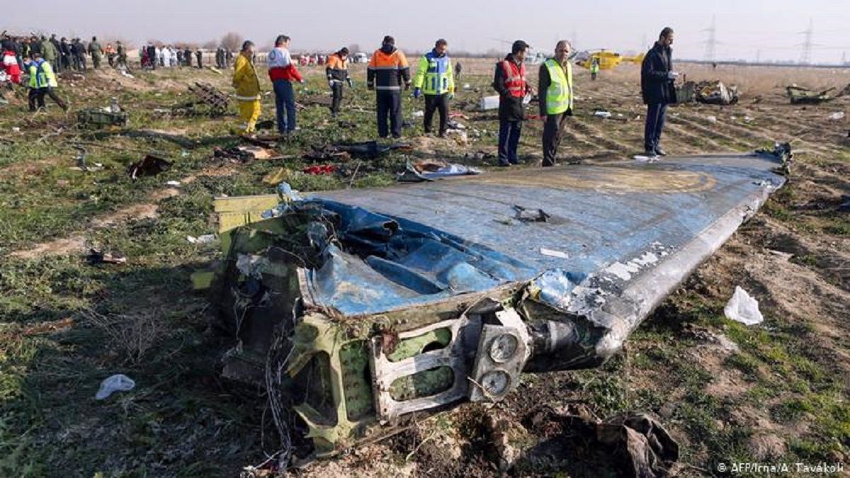 Зеленський присвоїв звання Героїв України екіпажу збитого в Ірані літака МАУ
