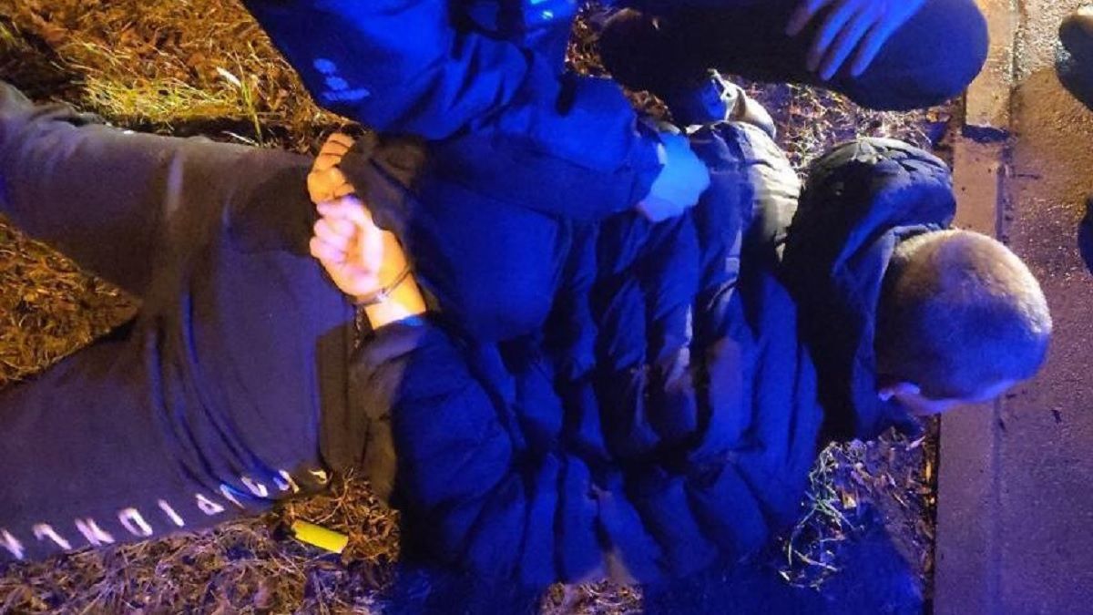 П’яний 19-річний львів’янин погрожував поліцейським пневматичним пістолетом