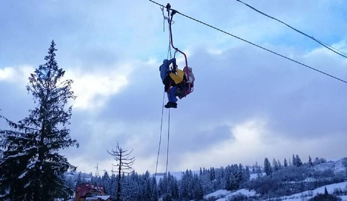 У Славському застряг крісельний підйомник із 74 туристами