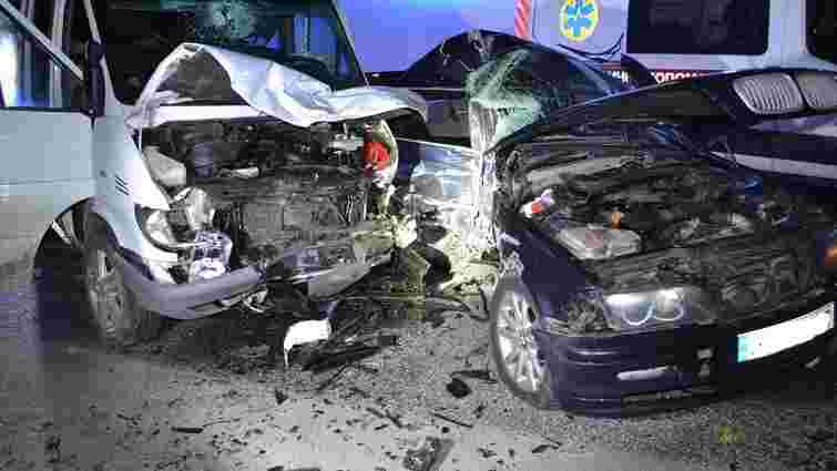 26-річний водій BMW спричинив масштабну ДТП біля Львова